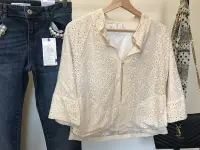 在飛比找Yahoo!奇摩拍賣優惠-全新  日本品牌   淺駝米色短版珍珠扣蕾絲外套