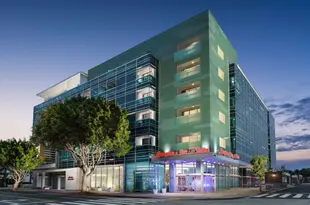 聖莫妮卡歡朋酒店及套房Hampton Inn & Suites Santa Monica