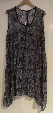 TS TAKING SHAPE White & Grey Shadow Crushed Dress Size M (fits 18-20) *NWTS*