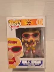 Funko Pop WWE HULK HOGAN #11 NIB + PROTECTOR Hulkamania