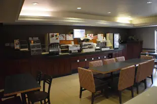 Country Inn & Suites by Radisson, Garden City, KS