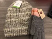 TIME AND TRU WOMENS WARM WINTER TOBOGGAN AND ONE PAIR GLOVES NWT