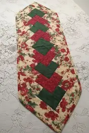 Handmade Quilted Antique Floral Roses Green Red Table Runner Mat Quilt 11.5"x33"