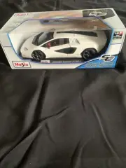 Maisto Lamborghini Countach LPI 800-4 Brand New!