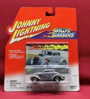 2001 Johnny Lightning/Playing Mantis Willys Gassers Wild Bill & Cody NOC