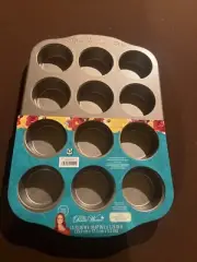 The Pioneer 12 Cup Nonstick Muffin Pan