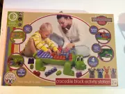 Roo Crew Crocodile Block Activity Station with Storage (20 Blocks + 4 Animals)