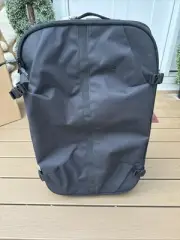 New Thule Aion Wheeled Duffel Bag 28” Black Luggage