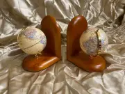 JCF 3.5" World Globe on Medium Cherry Finish Bookends ( A Pair )