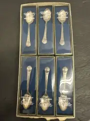 RARE NEW YORK NY WORLDS FAIR 1964–1965 ONEIDA SILVER UNISPHERE SPOON DISPLAY