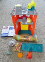 Play-Doh Town Firehouse,NEW WITHOUT RETAIL BOX