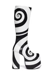 [Current Mood] How Sweet It Is Platform Boots - Black/White