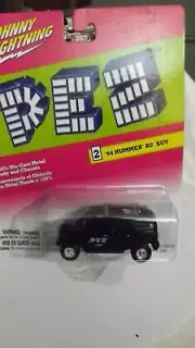 Johnny Lightning Pez '04 Hummer H2 SUV 1/64 Scale