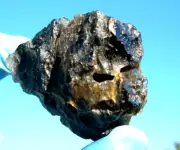 Libyan Desert Glass Meteorite Tektite impact specimen( 465 crt) 7 Natural Holes
