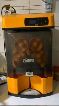 在飛比找Yahoo!奇摩拍賣優惠-西班牙Zumex榨汁機/營業用自動榨汁機