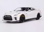ZD Bburago 1:24 White JDM 2017 GTR R35 Racing Sports Model Diecast Metal Car BN