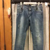 在飛比找蝦皮購物優惠-Gozo 牛仔褲 3號尺寸 造型獨特 設計風格 二手衣褲