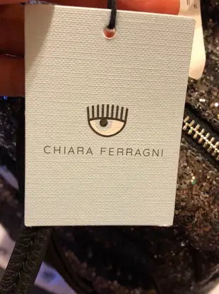 Chiara ferragni. 眨眼後背包