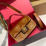 全國購 FENDI VINTAGE絲絨法棍包 米蘭時裝周街拍中 單肩包 斜挎包 明星日常出街也會背 禮盒包裝