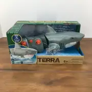 TERRA by Battat Realistic RC Great White Shark New In Box Pool Bath Bathtub Toy