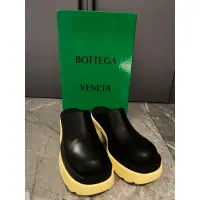 在飛比找蝦皮購物優惠-Bottega Veneta 黑色'Flash'厚底拖鞋#黃