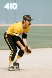 Phil Garner Pittsburgh Pirates in action v the New York Mets at an- Old Photo