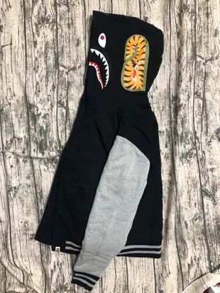 Bape Shark 鯊魚棒球外套（拉錬式）XL