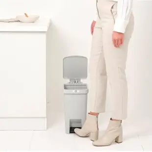 【Brabantia】PEDAL BIN STEPUP腳踏式環保垃圾桶10L(淺灰/仙綠)