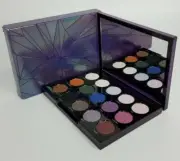 Urban Decay DISTORTION Eyeshadow Palette Metallic Shimmer Eye shadows UD White