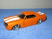 1969 CHEVY CAMARO SS 1:32 JADA OPENING DOORS & NICE WHEELS