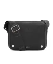 Loewe Medium Pebble Messenger Bag One size black
