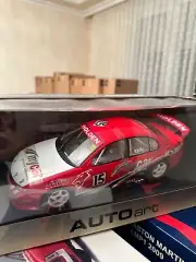 1/18 80067 HOLDEN COMMODORE VT HRT 2000 #15 MY CAR / YOUNG LIONS (1/2400)