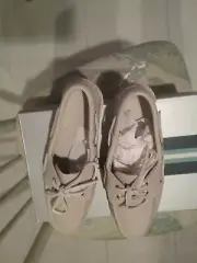 Sebago docksides New With Box Size 6 Ice Woman