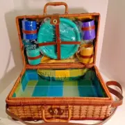 Wicker Picnic Basket Service for 4 Includes Plates Mugs Knives Forks Spoons NWT