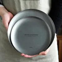在飛比找ETMall東森購物網優惠-復古西餐餐盤牛排盤意面盤創意高級感平盤不銹鋼圓點心盤子工業風