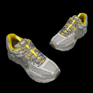 Nike 休閒鞋 Wmns Zoom Vomero 5 女鞋 灰 黃 Light Bone 復古慢跑鞋 FJ7694-020