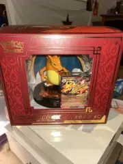 Charizard EX Pokémon Super-Premium Collection Box