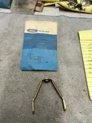 165-1967 FORD NOS AIR CLEANER RETAINER 240-250 6 CYL C5AZ-9B672-A