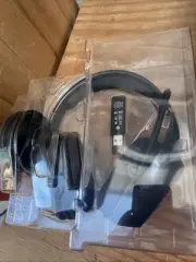 Logitech G930 Wireless Gaming Headset W/ USB Receiver & Charging Base Black