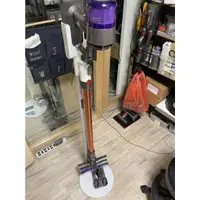 在飛比找蝦皮購物優惠-高雄【2手 DYSON - 吸塵器收納立架】戴森 SV18/