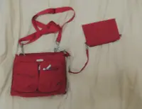 在飛比找露天拍賣優惠-美國Baggallini 超多收納設計的紅色斜背包