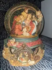 Nativity Scene Snow Globe