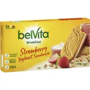 Belvita Strawberry Yoghurt Sandwich Breakfast Biscuits 5 Pack 253g