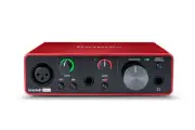 Scarlett Solo 3rd Gen USB Audio Interface for Guitarists, Vocalists, Podcaste...