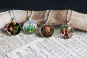 Wizard of Oz Retro Movie Photo Art Silver Pendant Necklace 2 Sizes Dorothy Toto