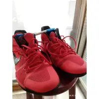 在飛比找蝦皮購物優惠-Kyrie Irving 聯名 Nike US12號紅色鞋