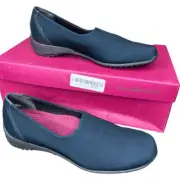 NEW Munro Navy Stretch Traveler Slip On Flat 7M