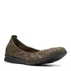 Clark's Womens Jenette Ease Flats Olive Green Suede NEW Closed Toe Size 11 M US