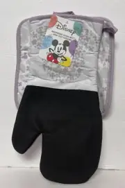 Disney Minnie Mouse Oven Mitt and Potholder Over Sized Lavender Purple Set