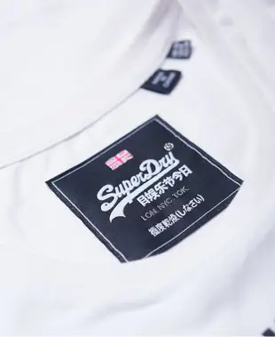 跩狗嚴選 極度乾燥 Superdry 經典款 Logo T-shirt 有機純棉 短袖 上衣 修身 光學白 T恤 白T 繽紛彩虹 彩色